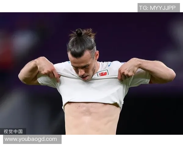 足球场上的泪水与荣耀 球星哭泣背后的坚韧与梦想