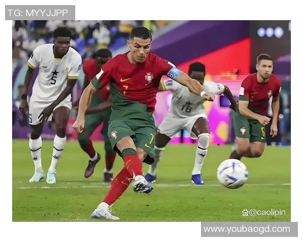 足球明星背后的心酸与隐忍：光环下的孤独与艰辛